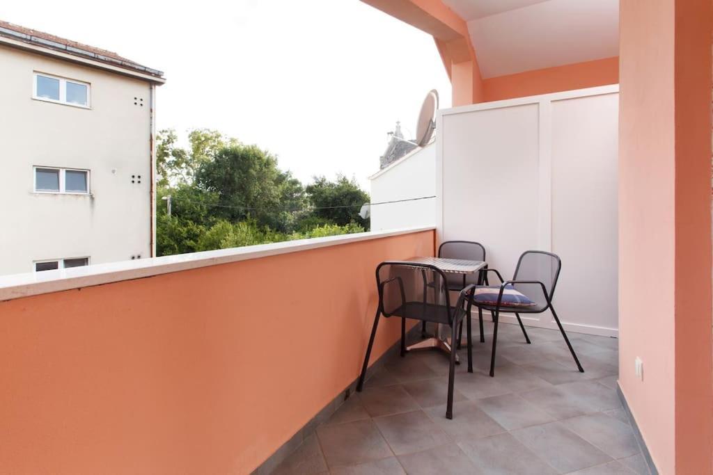 Apartments Mani Трогир Экстерьер фото